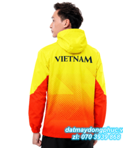 Áo khoác đội tuyển Việt Nam màu vàng đỏ