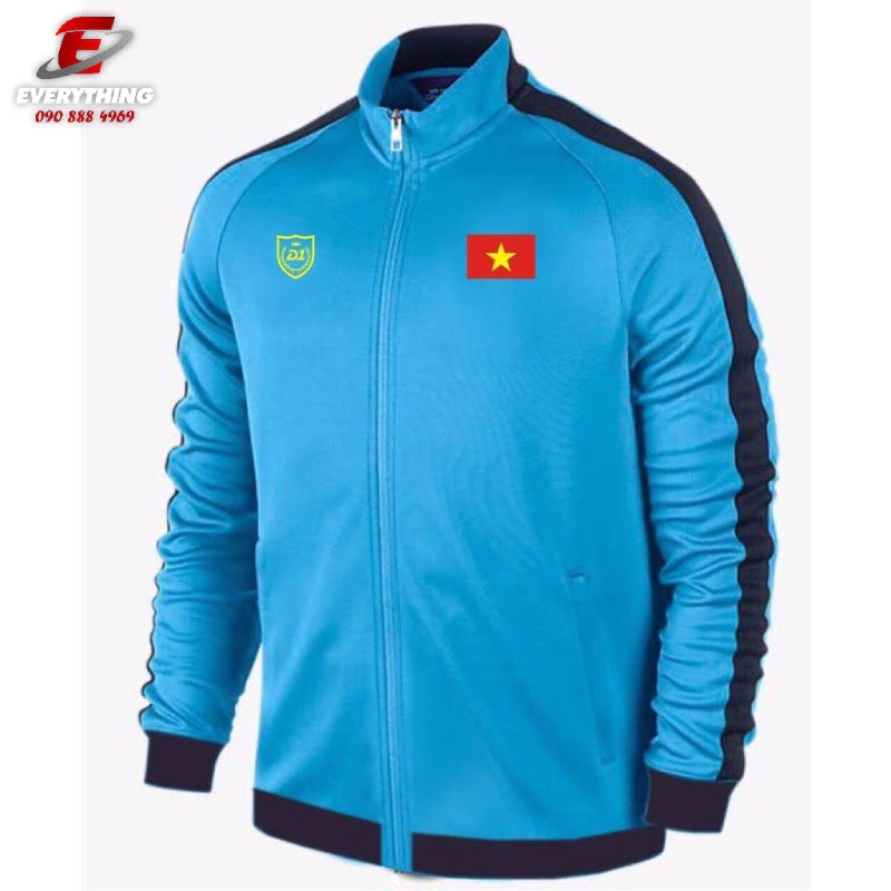 Một chiếc áo khoác đội tuyển Việt Nam với chất liệu mềm mại và thấm hút mồ hôi tốt sẽ mang đến sự hài lòng và thoải mái cho người sử dụng