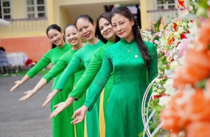 mau-ao-dai-dong-phuc-giao-vien
