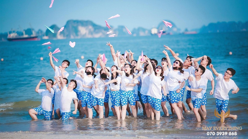 6 mẫu quần áo đồng phục du lịch biển mát mẻ, thoải mái 1 quan-ao-dong-phuc-du-lich-bien