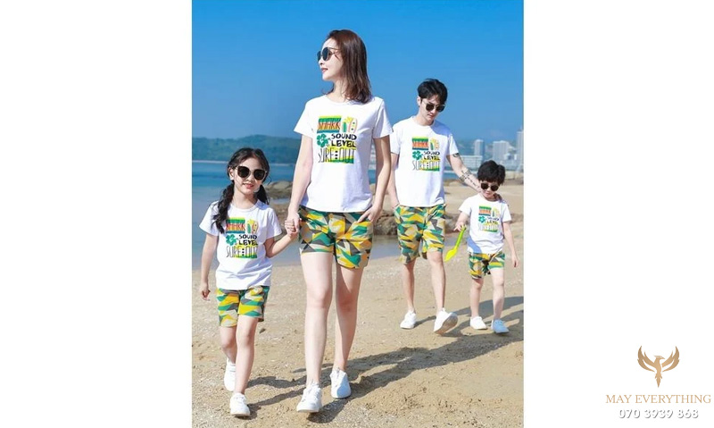 Gợi ý 8 mẫu quần áo đồng phục gia đình đẹp, chất vải tốt và phong cách 5 dong-phuc-gia-dinh-dep-4