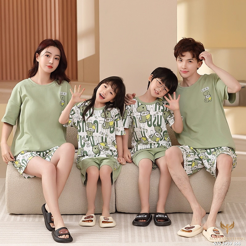 Quần áo gia đình 4 người: những gợi ý HOT nhất năm 2025 6 ao-gia-dinh-4-nguoi-5