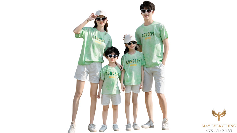Quần áo gia đình 4 người: những gợi ý HOT nhất năm 2025 1 ao-gia-dinh-4-nguoi