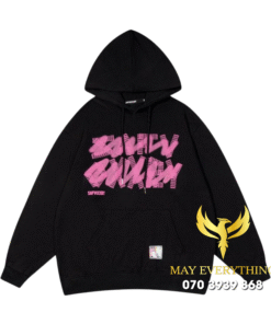 Áo hoodie màu đen in chữ hồng