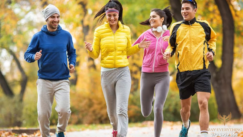 Có nên mặc áo khoác khi chạy bộ? Cần lưu ý gì?